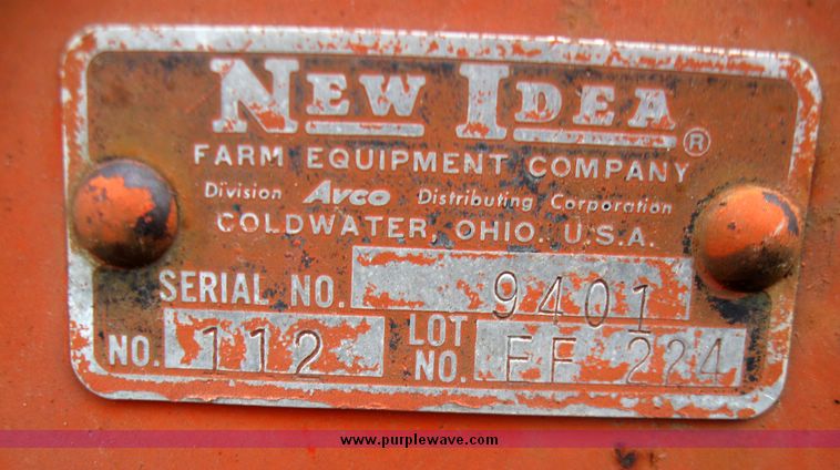 image for item 5678 New Idea 112 seeder