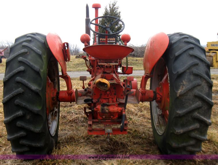 image for item 5679 1950 Case DC-3 narrow from tractor