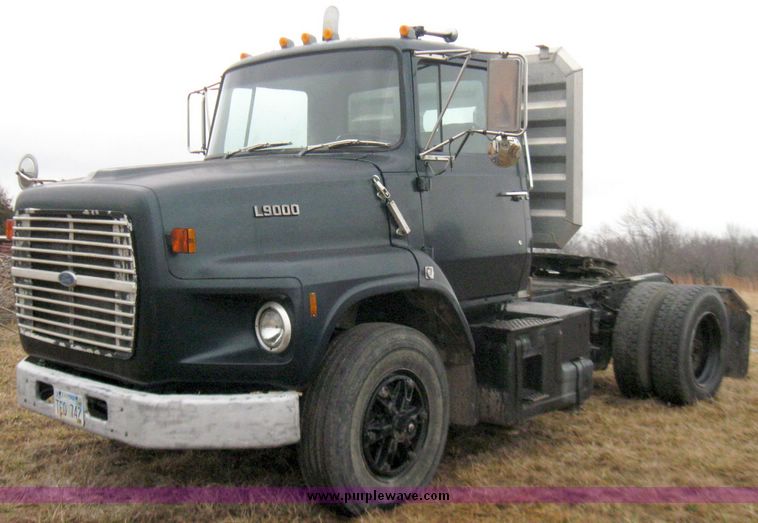 1990 Ford L9000 Single Axle Semi Truck In Bonner Springs Ks Item 5681 Sold Purple Wave