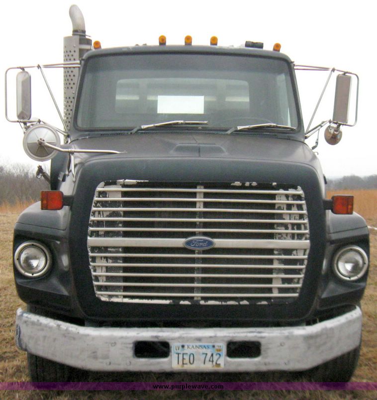 image for item 5681 1990 Ford L9000 single axle semi truck