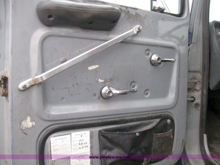 image for item 5681 1990 Ford L9000 single axle semi truck