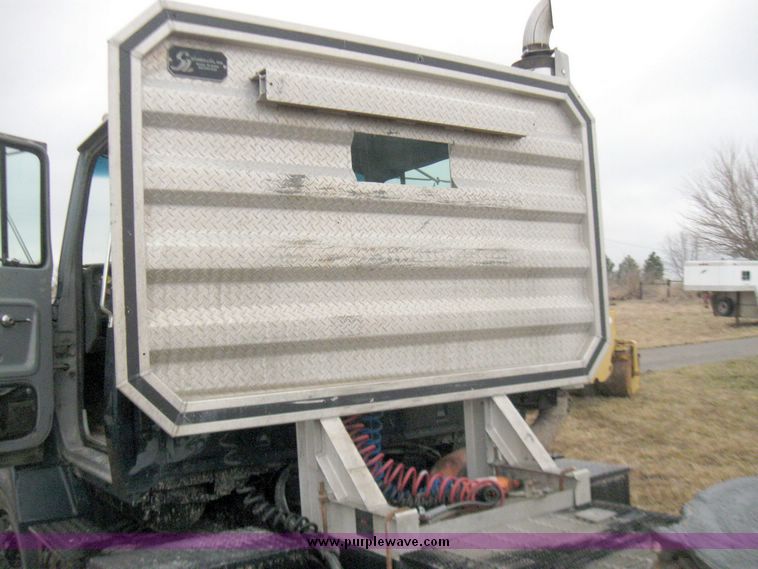 image for item 5681 1990 Ford L9000 single axle semi truck