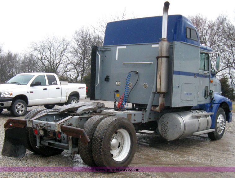 image for item 5686 1999 International 9200 single axle semi truck