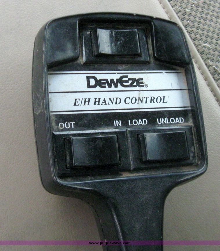 image for item 5689 2003 Ford F-450 Suder Duty pickup with DewEze bale bed