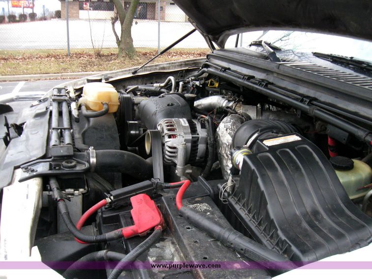 image for item 5689 2003 Ford F-450 Suder Duty pickup with DewEze bale bed