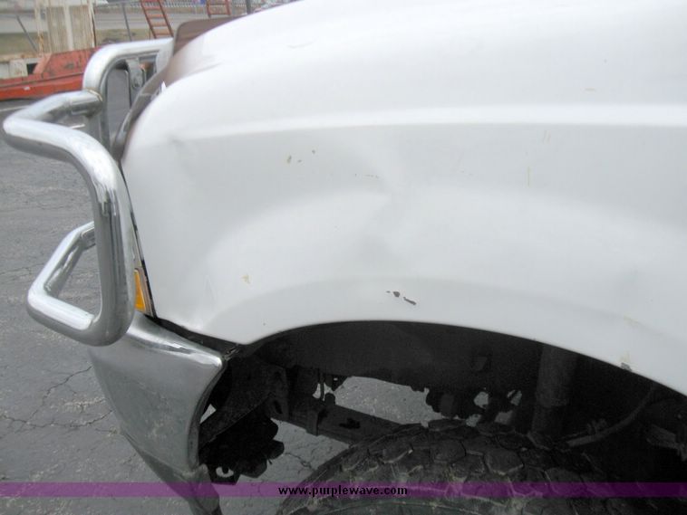 image for item 5689 2003 Ford F-450 Suder Duty pickup with DewEze bale bed