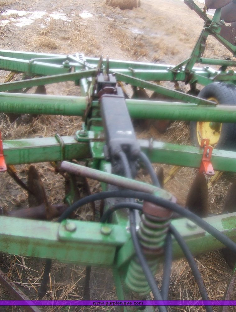 image for item 6685 John Deere BWA 18' tandem disc with wings