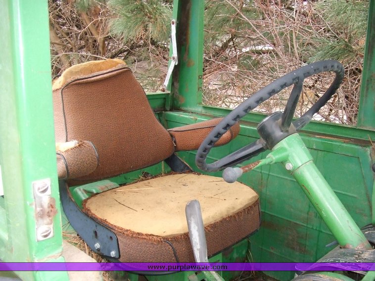 image for item 6689 John Deere 4020 tractor