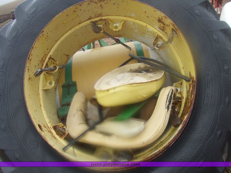 image for item 6689 John Deere 4020 tractor