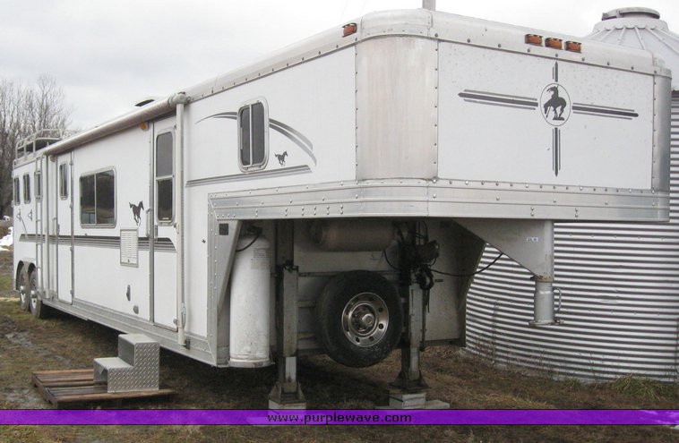 image for item 7724 1986 Touch of Class three horse slant trailer with living quarters