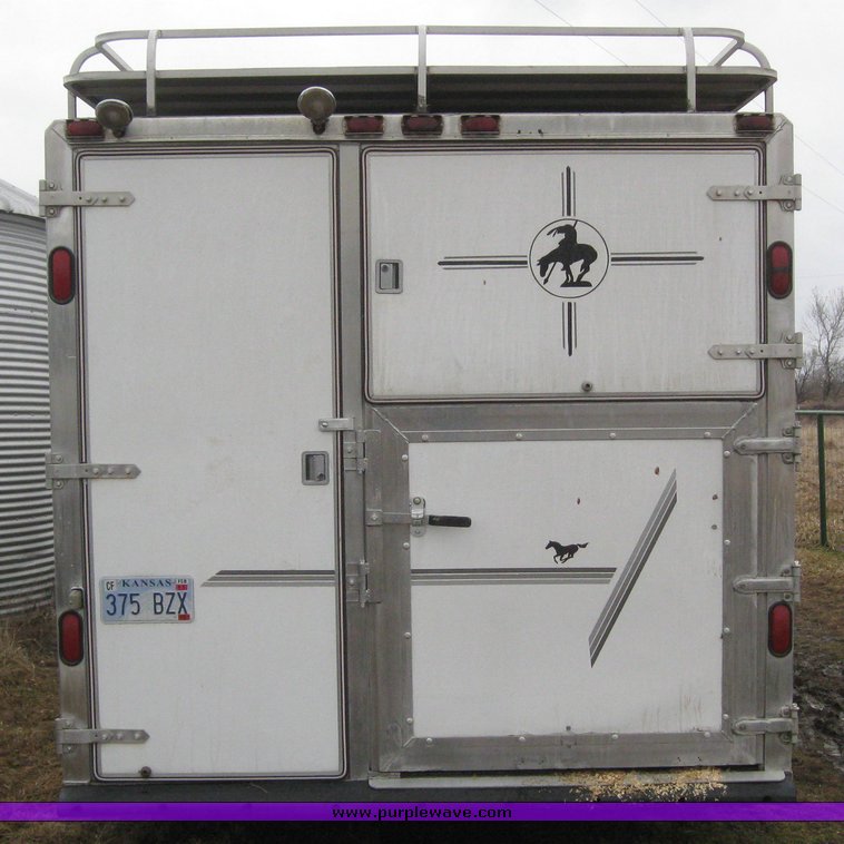 image for item 7724 1986 Touch of Class three horse slant trailer with living quarters