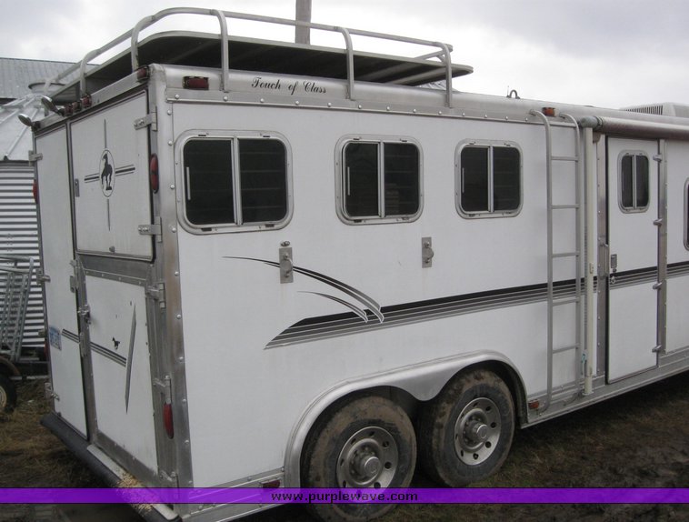 image for item 7724 1986 Touch of Class three horse slant trailer with living quarters
