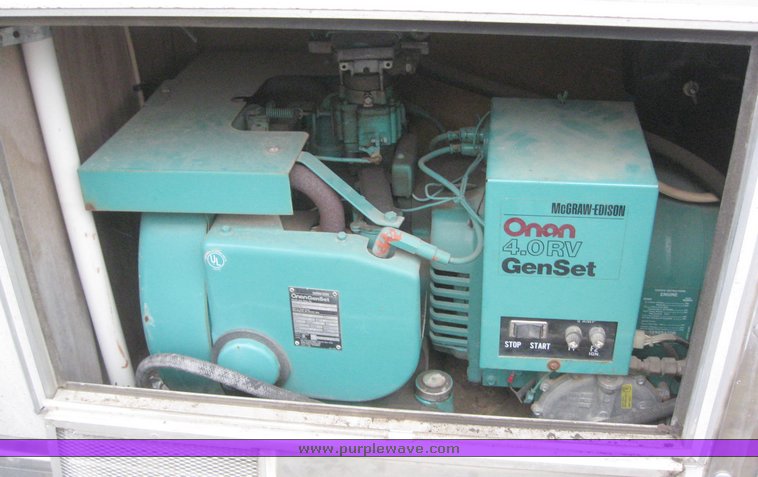 image for item 7724 1986 Touch of Class three horse slant trailer with living quarters