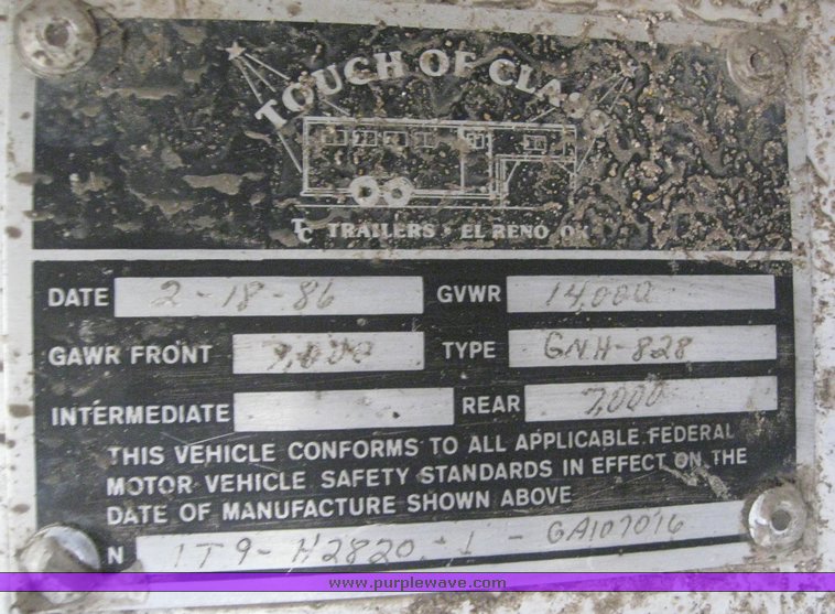 image for item 7724 1986 Touch of Class three horse slant trailer with living quarters