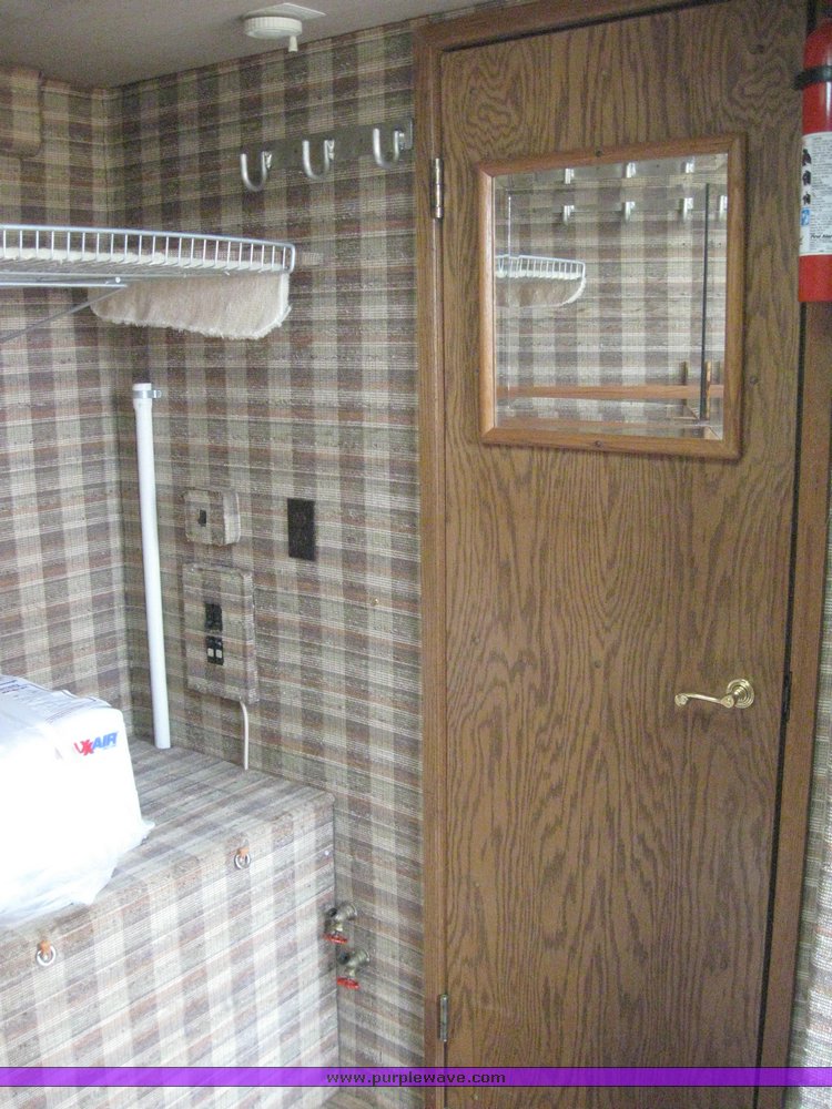 image for item 7724 1986 Touch of Class three horse slant trailer with living quarters