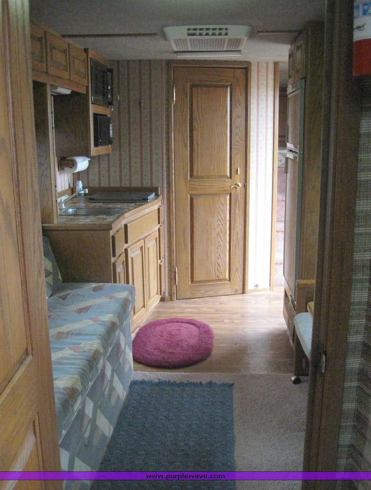 image for item 7724 1986 Touch of Class three horse slant trailer with living quarters