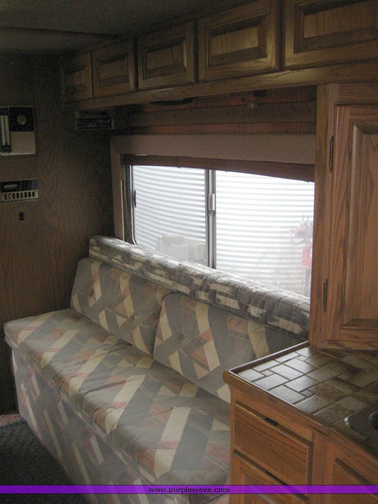 image for item 7724 1986 Touch of Class three horse slant trailer with living quarters