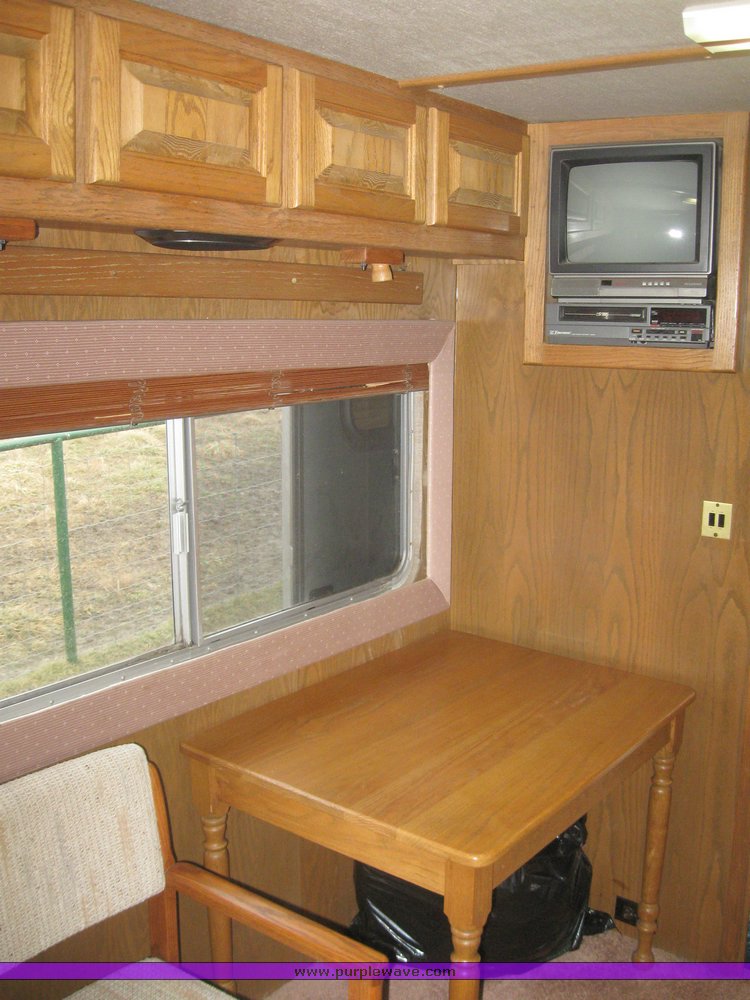 image for item 7724 1986 Touch of Class three horse slant trailer with living quarters