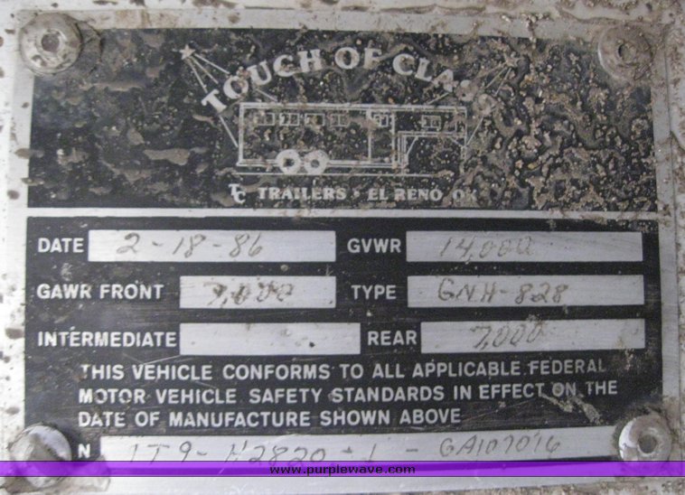 image for item 7724 1986 Touch of Class three horse slant trailer with living quarters