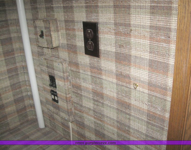 image for item 7724 1986 Touch of Class three horse slant trailer with living quarters