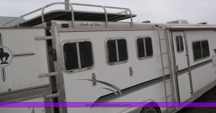 image for item 7724 1986 Touch of Class three horse slant trailer with living quarters