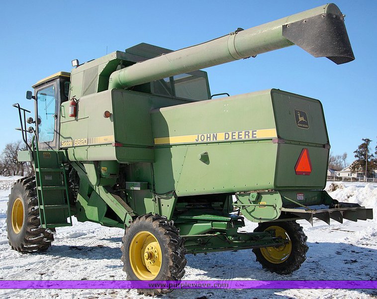 image for item 9100 1984 John Deere 6620 SideHill combine