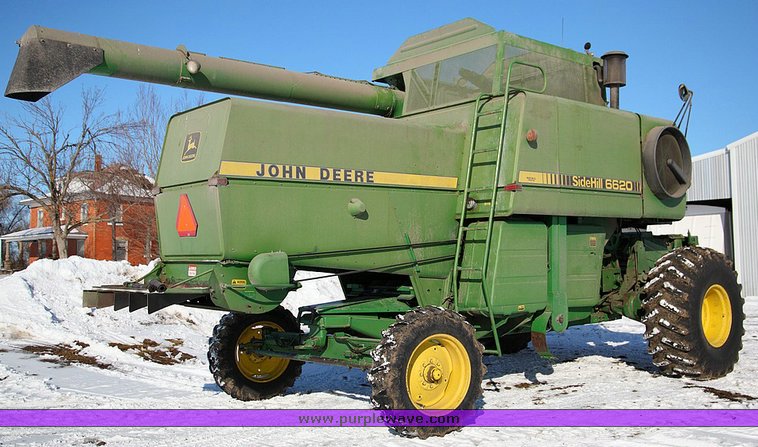 image for item 9100 1984 John Deere 6620 SideHill combine