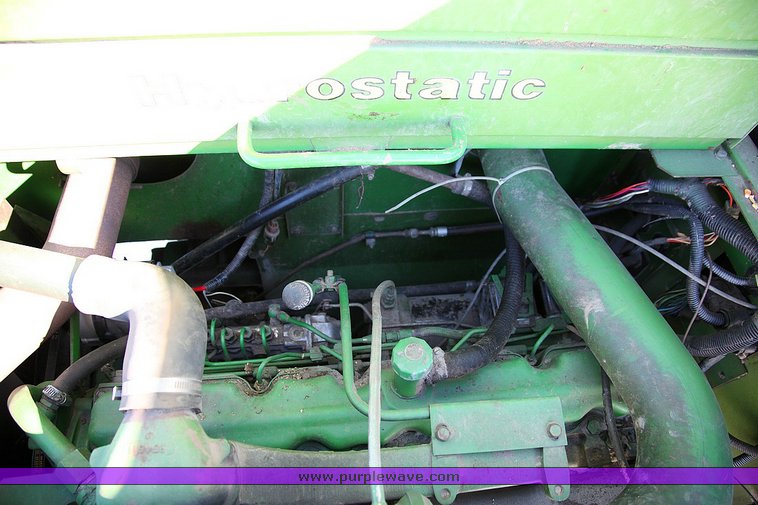 image for item 9100 1984 John Deere 6620 SideHill combine