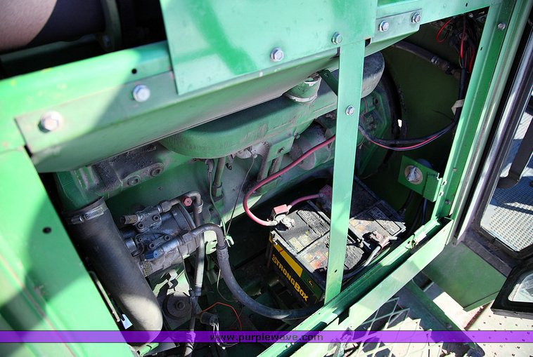 image for item 9100 1984 John Deere 6620 SideHill combine