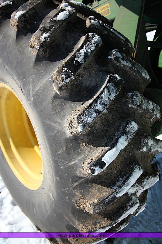 image for item 9100 1984 John Deere 6620 SideHill combine