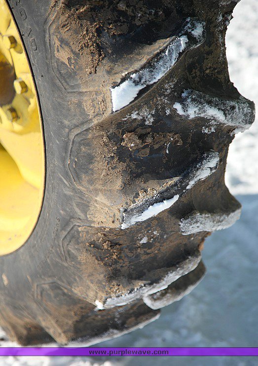 image for item 9100 1984 John Deere 6620 SideHill combine