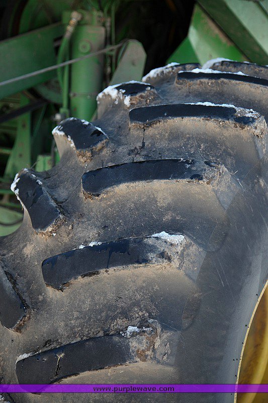 image for item 9100 1984 John Deere 6620 SideHill combine