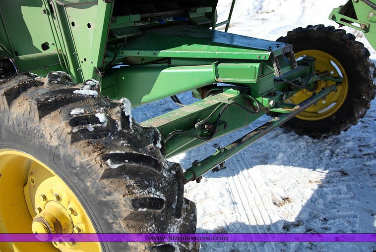 image for item 9100 1984 John Deere 6620 SideHill combine