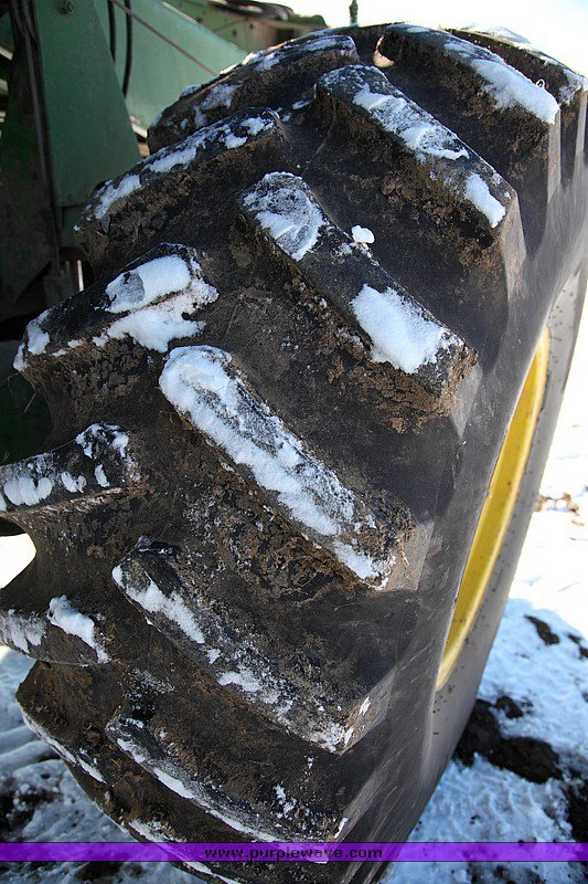 image for item 9100 1984 John Deere 6620 SideHill combine