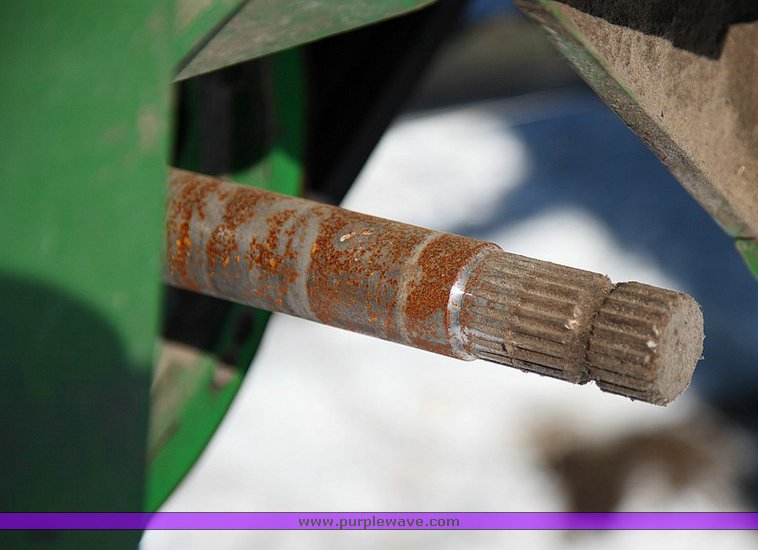 image for item 9100 1984 John Deere 6620 SideHill combine