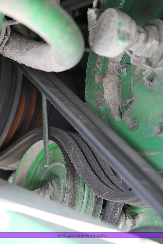 image for item 9100 1984 John Deere 6620 SideHill combine