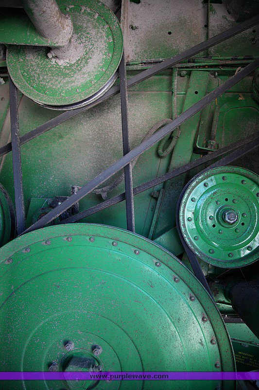 image for item 9100 1984 John Deere 6620 SideHill combine