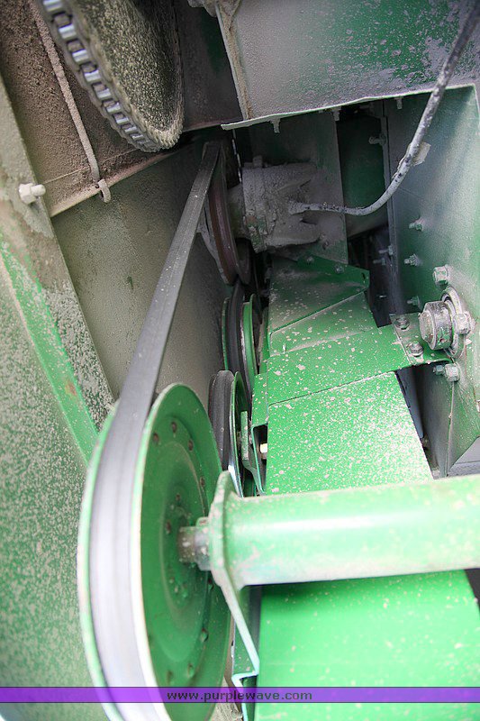 image for item 9100 1984 John Deere 6620 SideHill combine