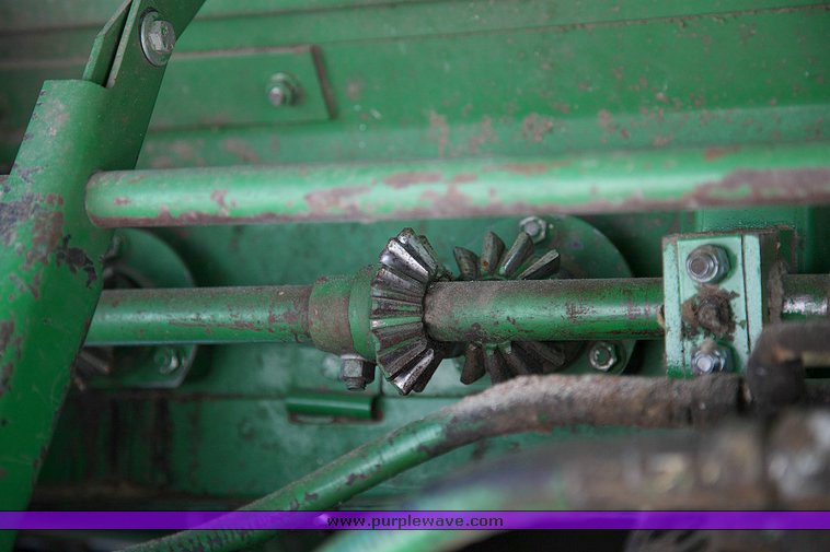 image for item 9100 1984 John Deere 6620 SideHill combine