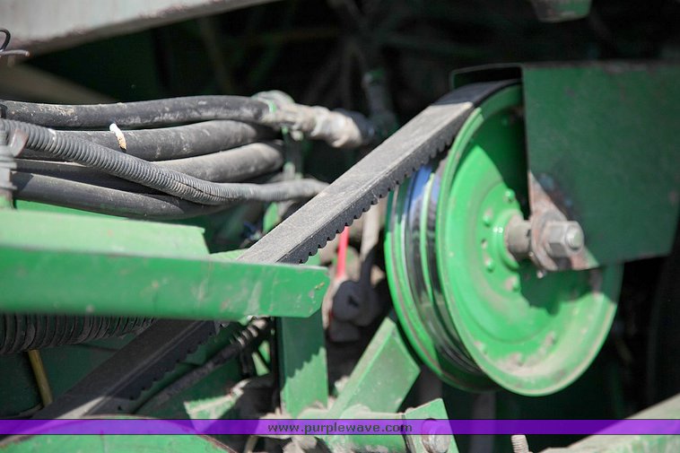 image for item 9100 1984 John Deere 6620 SideHill combine