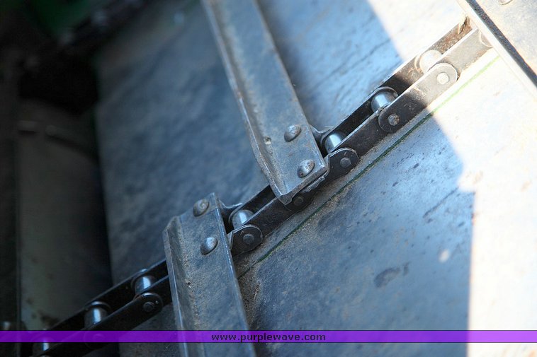 image for item 9100 1984 John Deere 6620 SideHill combine