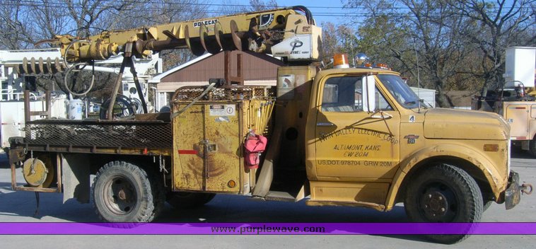 image for item 1001 1968 Chevrolet C+C service truck