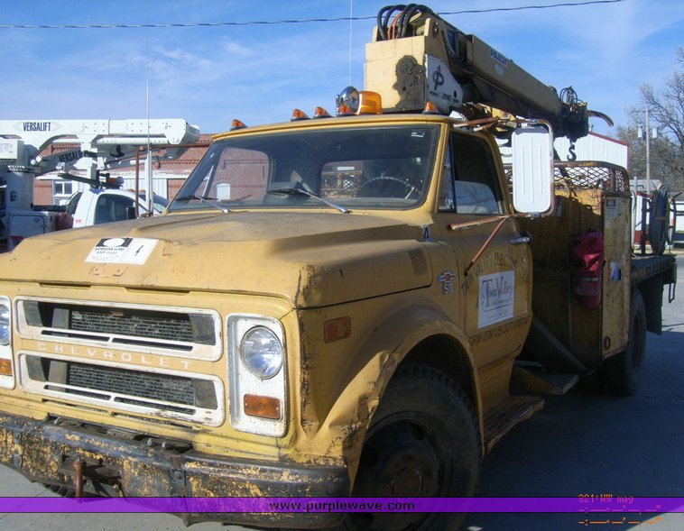 image for item 1001 1968 Chevrolet C+C service truck