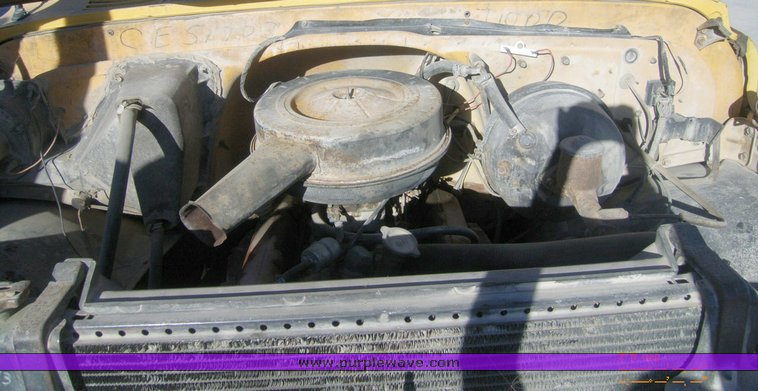 image for item 1001 1968 Chevrolet C+C service truck