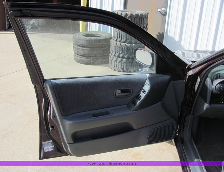 image for item 1005 1997 Nissan Altima