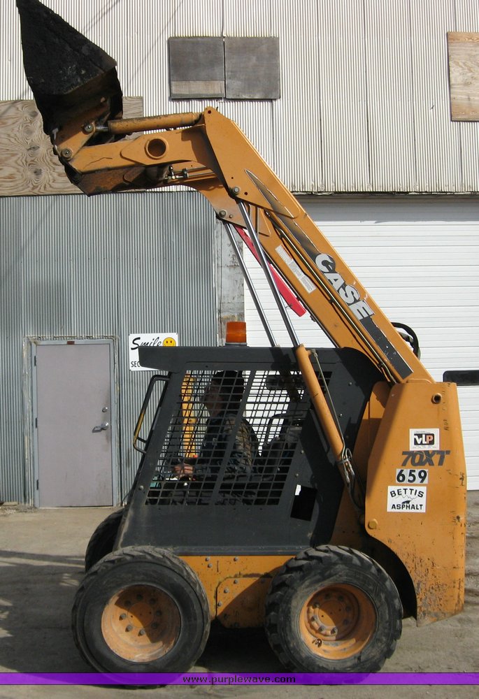 image for item 1026 2003 Case 70TX skid steer