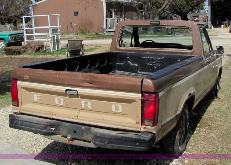 image for item 3105 1984 Ford Ranger
