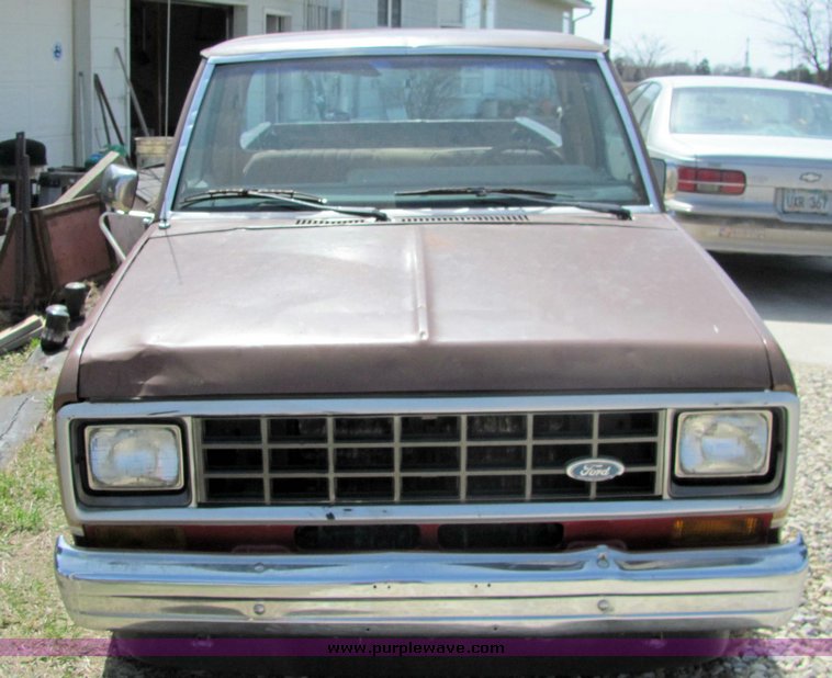 image for item 3105 1984 Ford Ranger