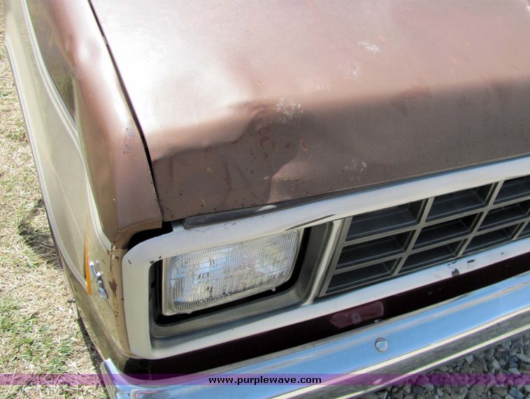 image for item 3105 1984 Ford Ranger