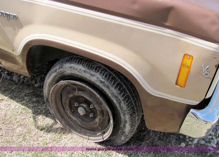 image for item 3105 1984 Ford Ranger